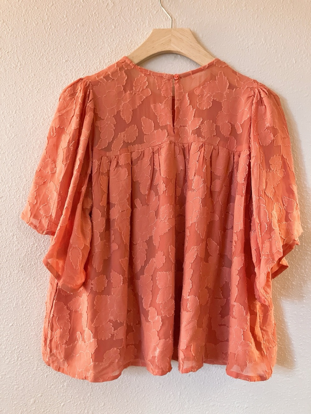 Evereve En Crème floral jacquard babydoll Puff Sleeve Coral Blouse Small Flowy - Picture 5 of 10
